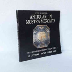 Antiquari in mostra mercato...