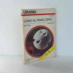 Uomo al piano zero urania