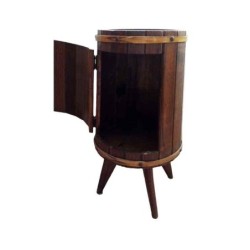 Minibar a forma di botte in legno e bronzo